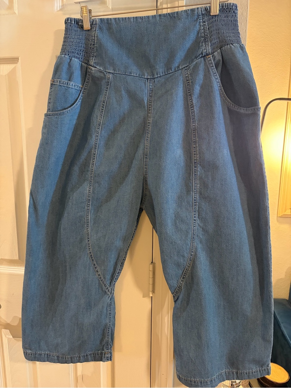 Free People Mid-Blue Relaxed Cropped Denim Pants